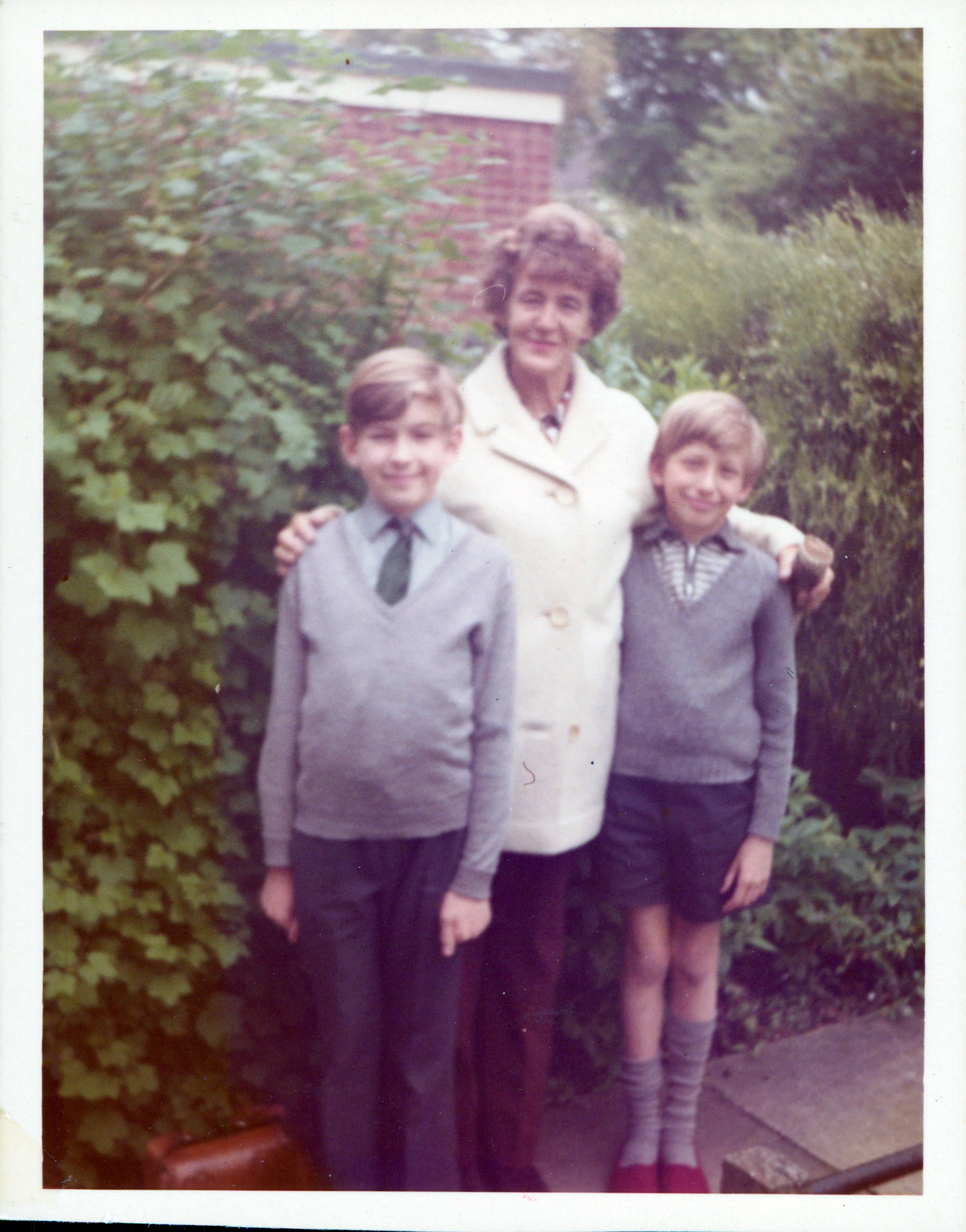 Muriel Thomson (Mann) with David and Ralph Stern